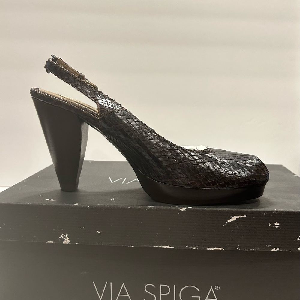 Via Spiga Woman's Brown Leather Textured Slingback Heels  - Size 6